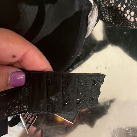 LADIES Pre Loved Victoria Secret Very Sexy Push Up Bra - Picture 7 of 9